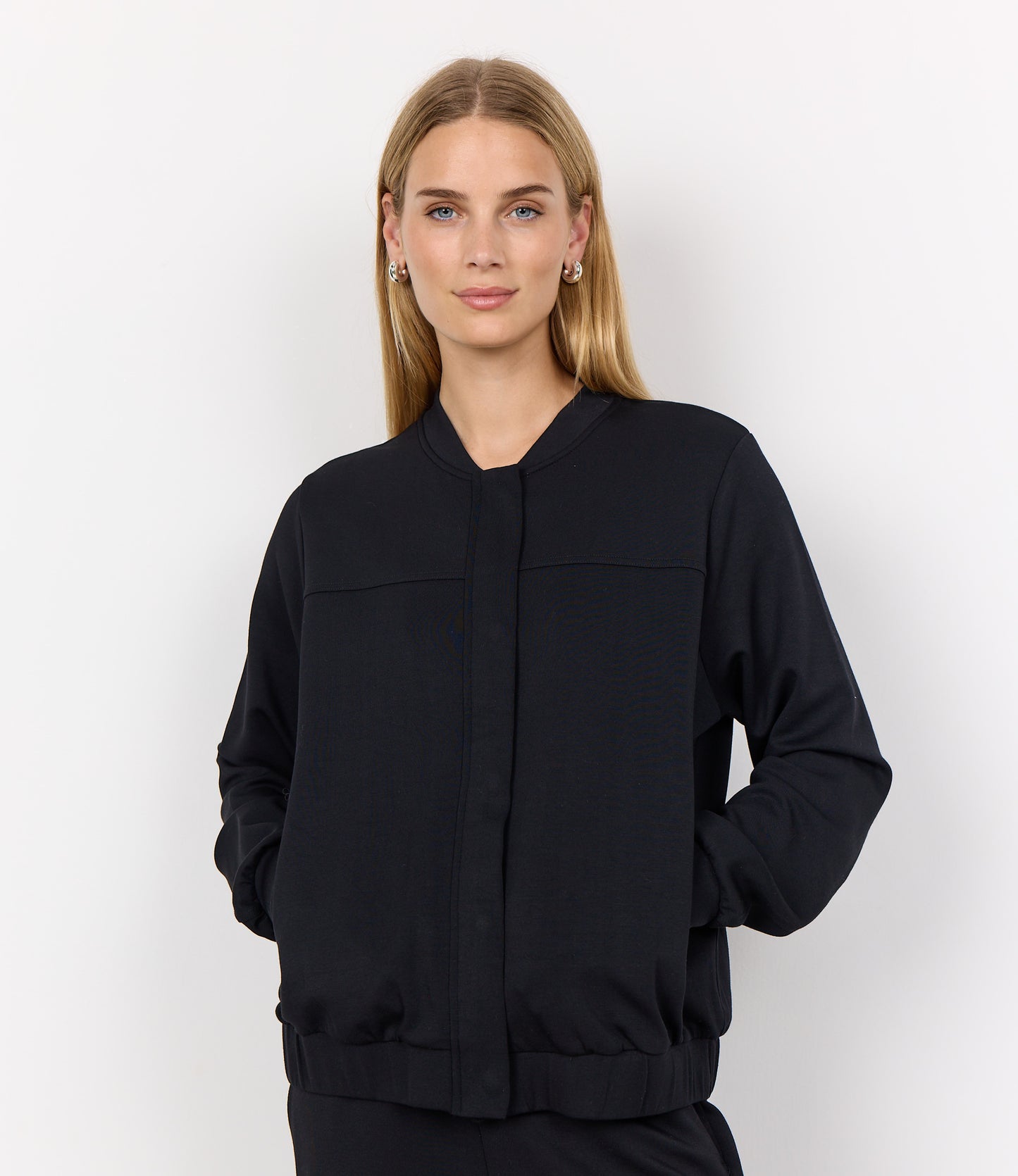 Banu Lightweight Zipper Sweater - Black
